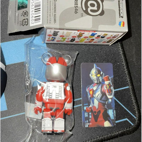 Bearbrick Series 46 Gridman SF 100%